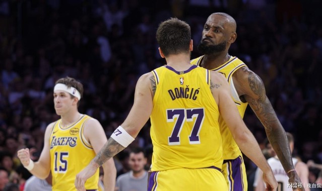MK体育-美媒建议湖人交易詹姆斯：换来完美3D球员，搭档东契奇、里夫斯